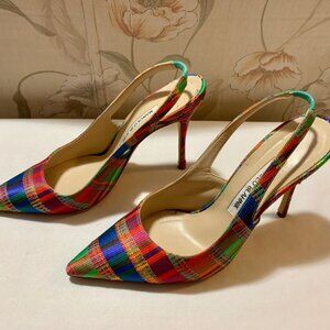 Manolo Blahnik Batik Fabric Sling Back Pointed Toe Carolyne Heels